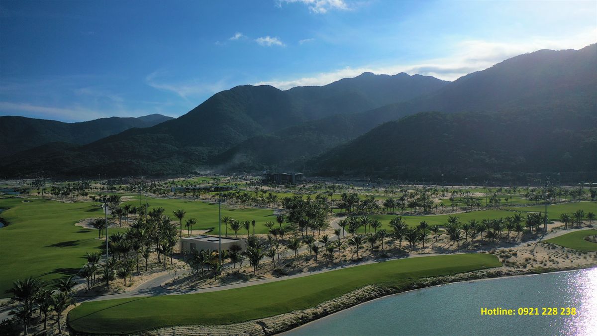 Sân golf Anara Bình Tiên tựa lưng Vườn quốc gia Núi Chúa, ảnh flycam thực tế